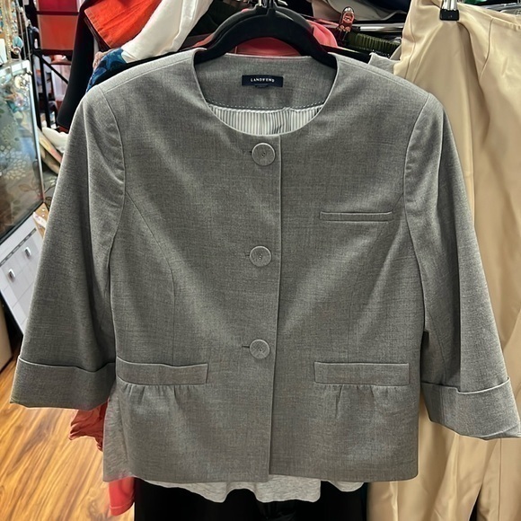 Lands and three button laser size 10 gray with white & blue pinstripe interior